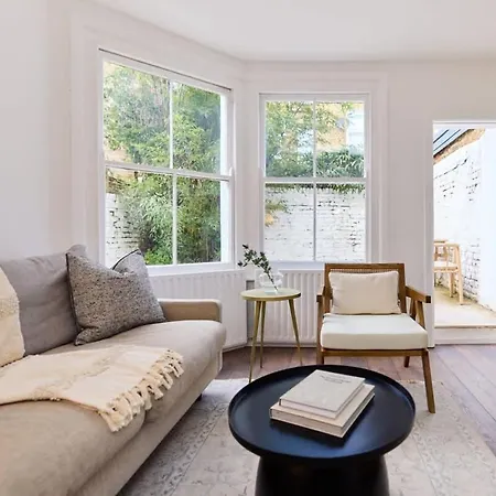 The Maida Hill Hideout - 2Bdr Flat With Courtyard Apartment